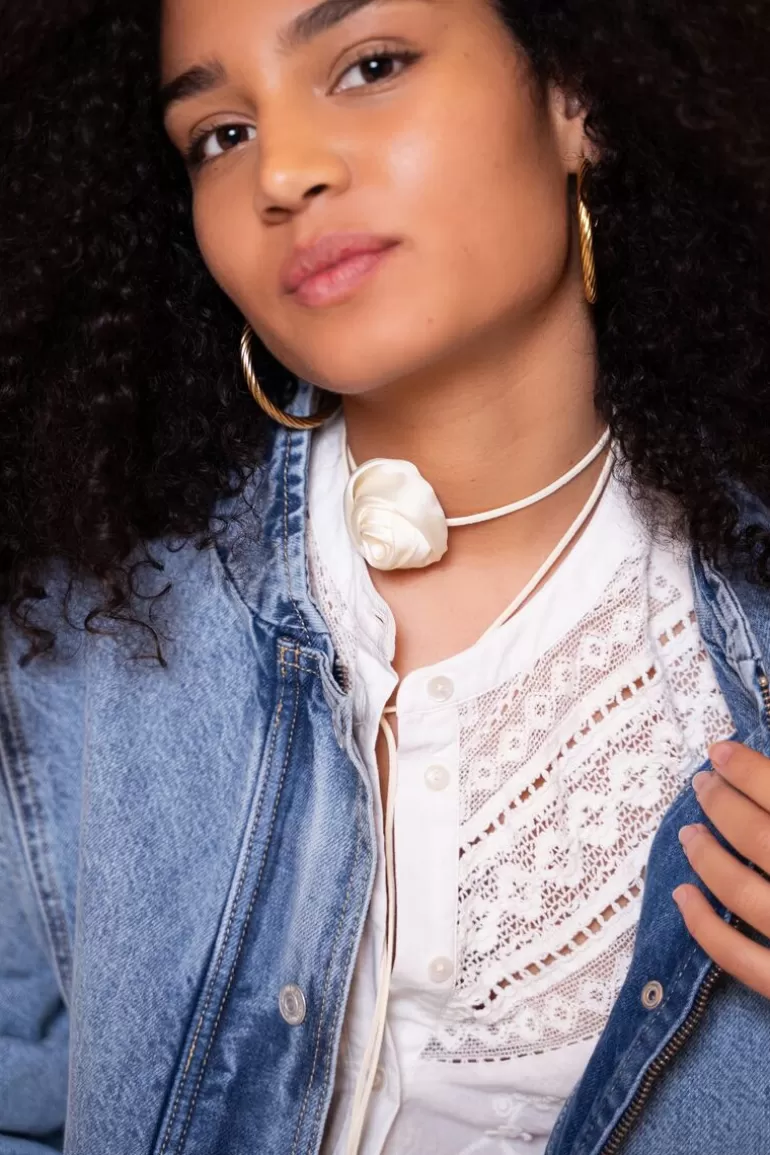 My Jewellery Ras De Cou Cordon Blanc Et Fleur Satinée- Colliers Ras De Cou | Colliers Tendance